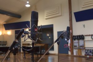 Recording drums with microphones